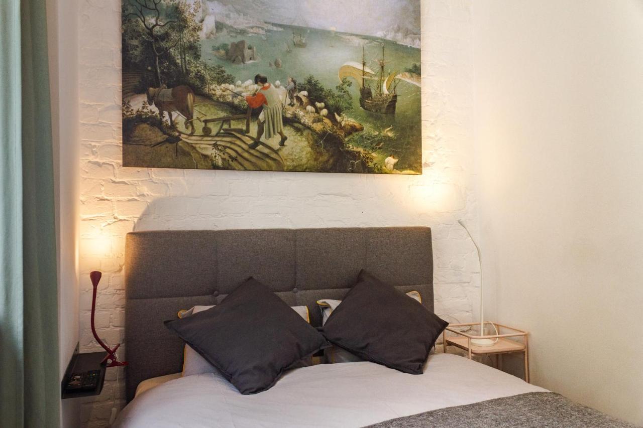 לודז' Apartament Z Upadkiem Ikara / Apartment With The Fall Of Icarus מראה חיצוני תמונה