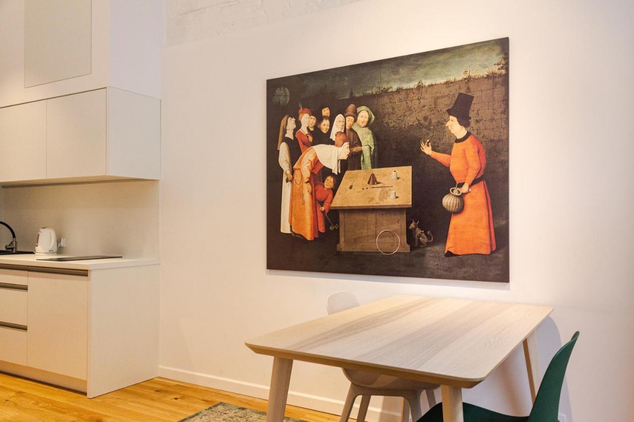 לודז' Apartament Z Upadkiem Ikara / Apartment With The Fall Of Icarus מראה חיצוני תמונה
