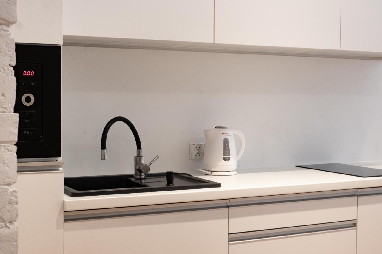 לודז' Apartament Z Upadkiem Ikara / Apartment With The Fall Of Icarus מראה חיצוני תמונה